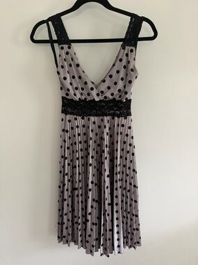 Polka Dot V-Neck Midi Dress with Lace Waist in Light Grey and Black